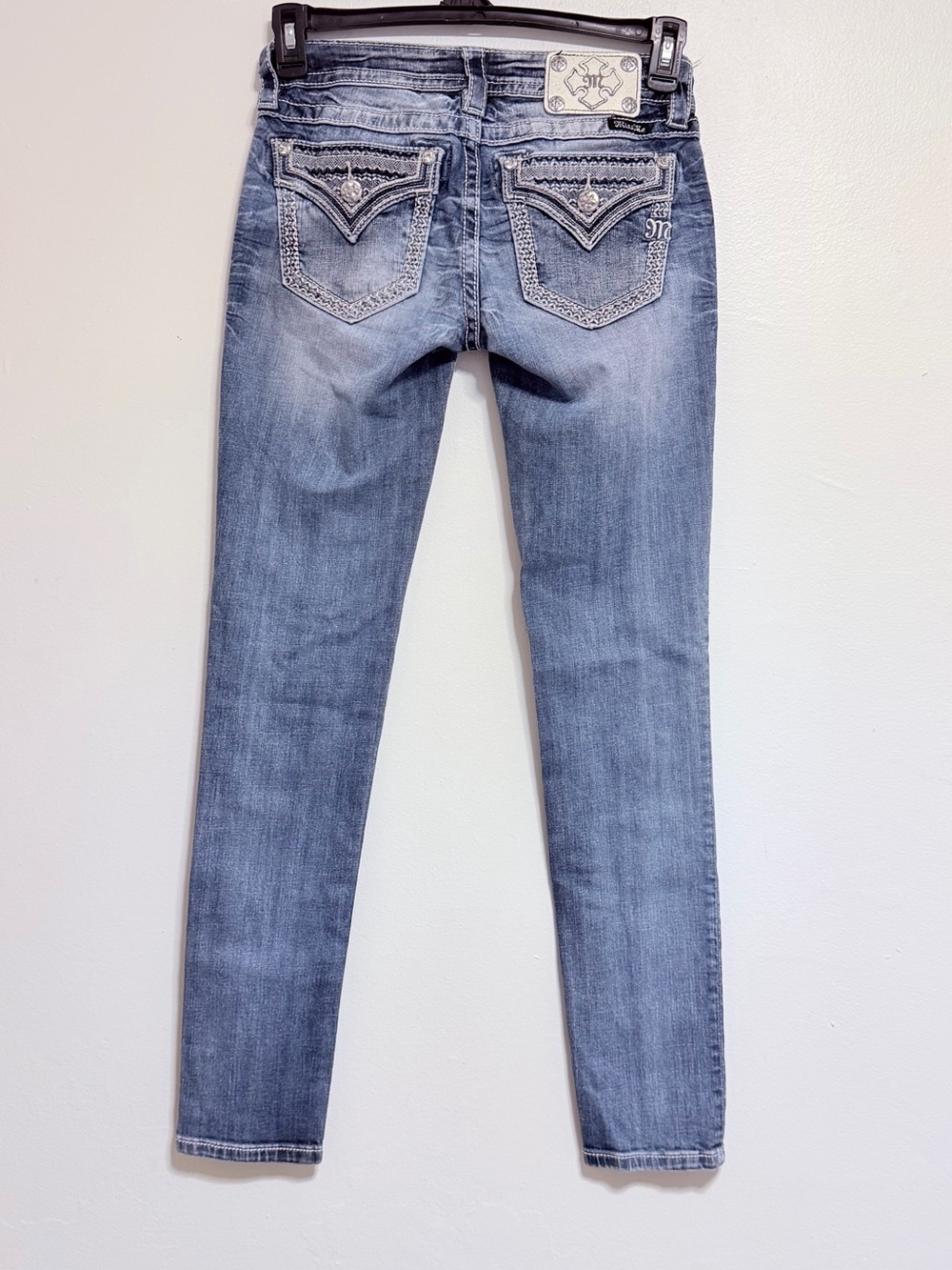 Miss Me Signature Light Blue Skinny Jeans with Embroidered Back Pockets size 26